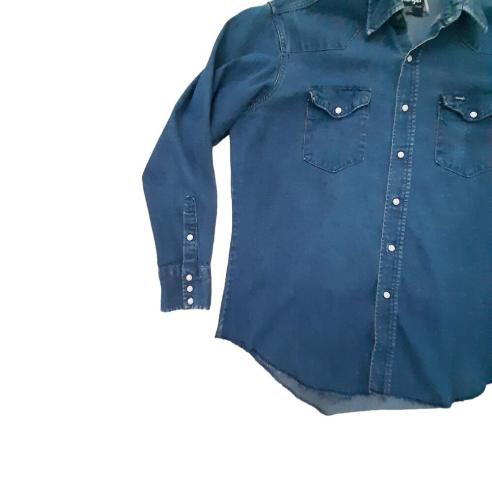 VTG Wrangler Denim Pearl Snap Western Shirt XL X-Long Tails 17 1/2 35 USA 90s - Picture 5 of 11